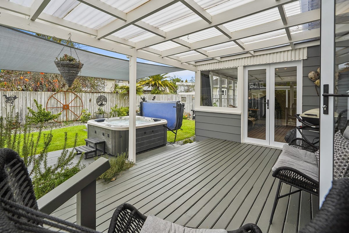 6 Vectis Road, Hillcrest, Hamilton - Carousel 2