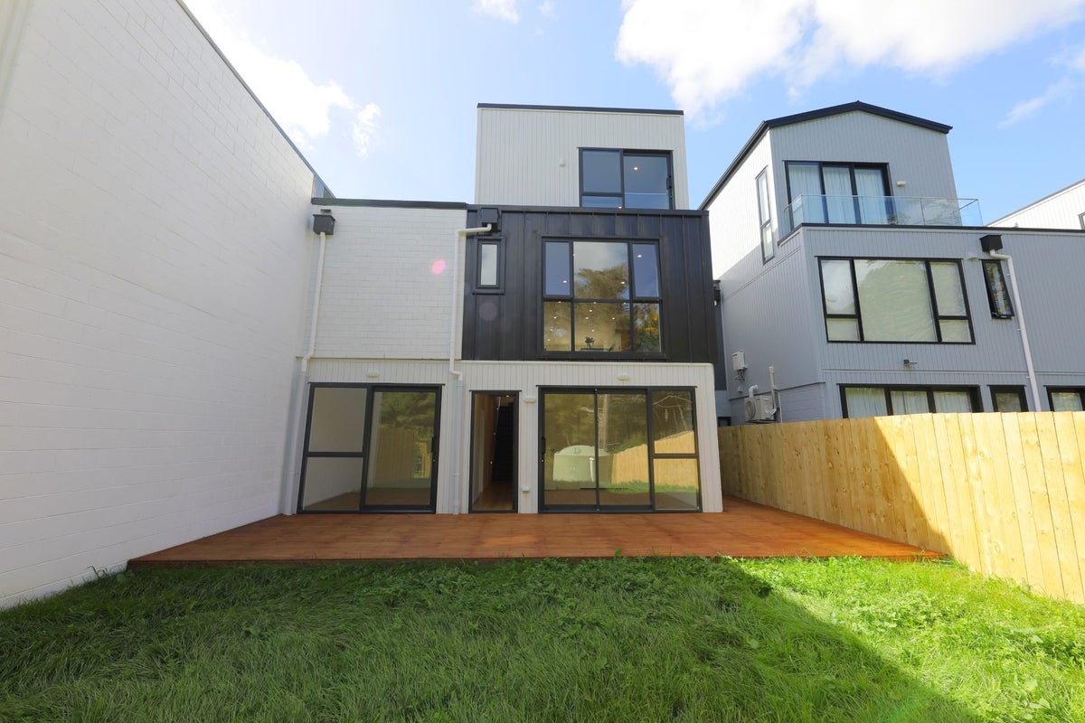 45 Waka Street, Albany Heights, Auckland - Carousel 2