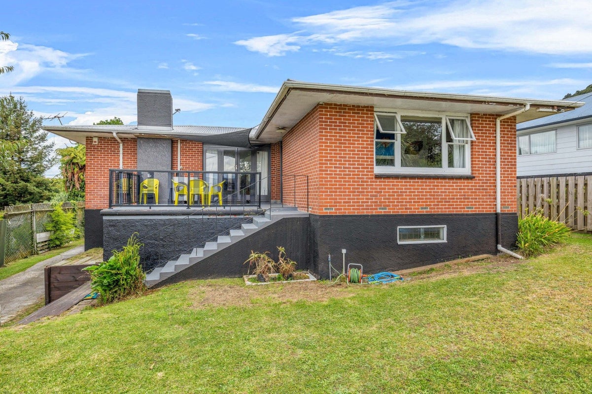48 Thomas Crescent, Western Heights, Rotorua - Carousel 1