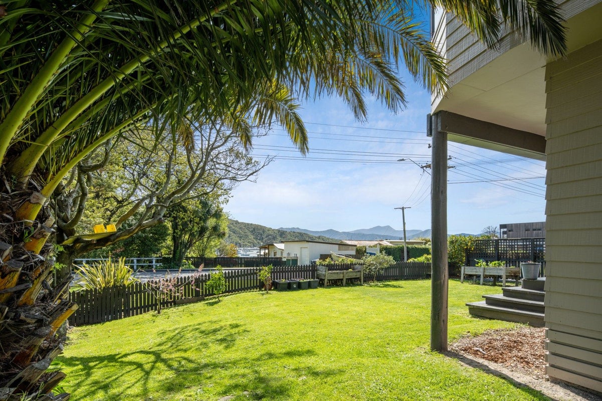 318 Waikawa Road, Waikawa, Picton - Carousel 2
