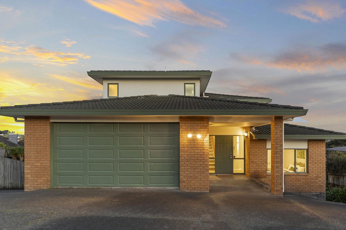 3 Trotting Terrace, Fairview Heights, Auckland - Carousel 1