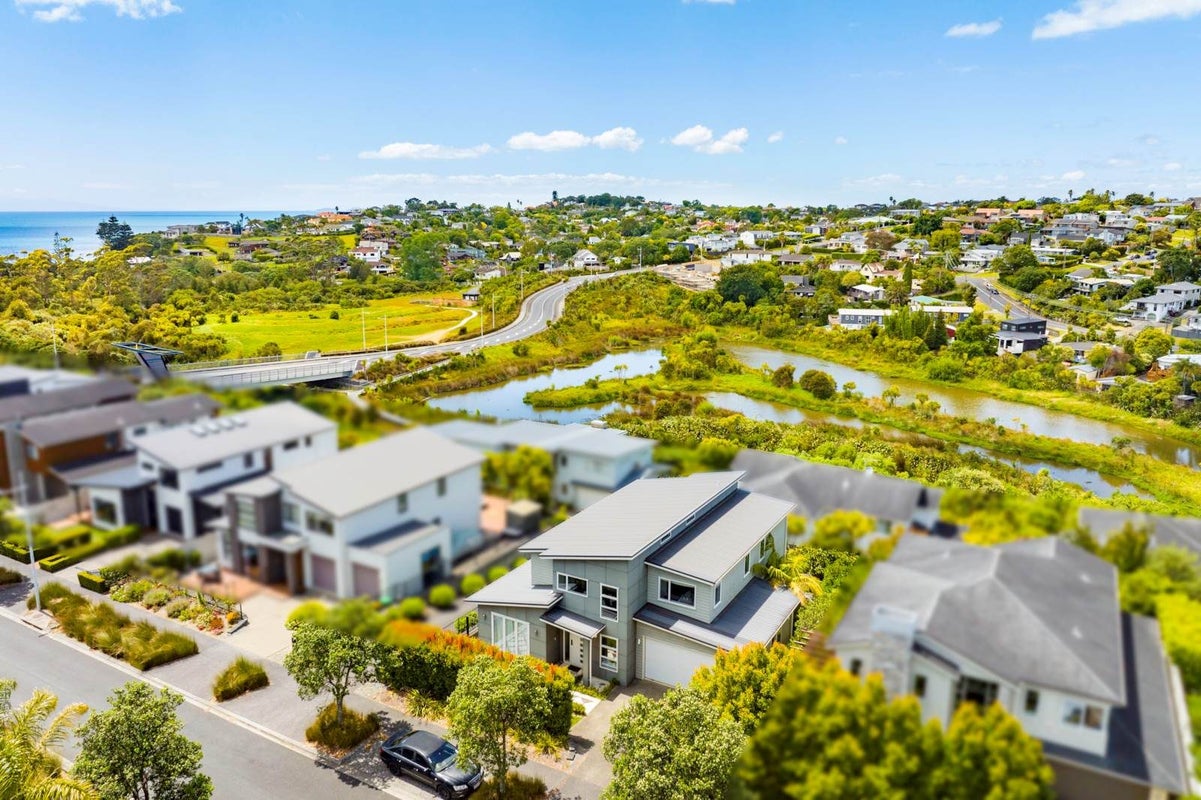 18 Remuremu Street, Long Bay, Auckland - Carousel 2