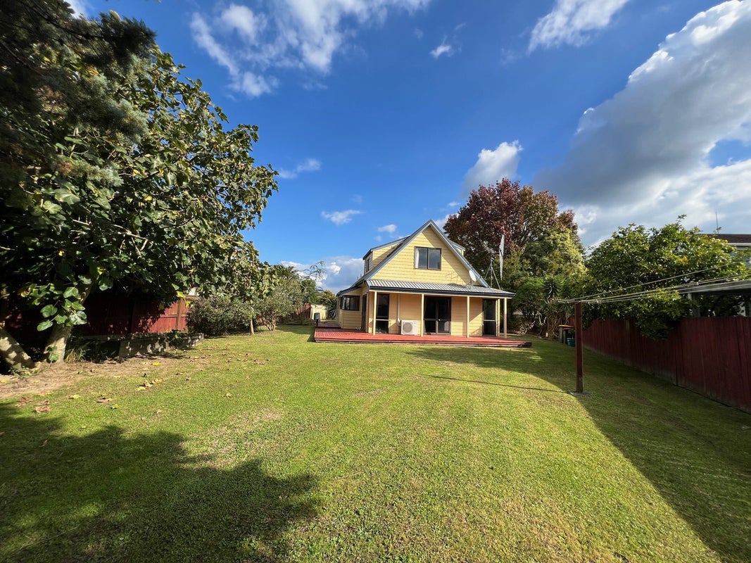 37 Winstone Avenue, Chartwell, Hamilton - Carousel 2