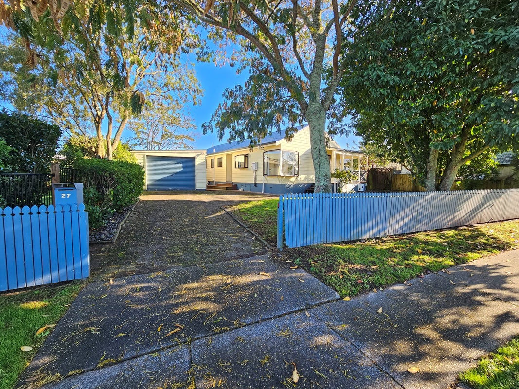 27 Radiata Street, Fairview Downs, Hamilton - Carousel 1