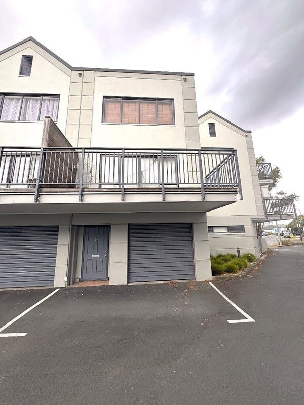 24/6 Ambrico Place, New Lynn, Auckland - Carousel 2