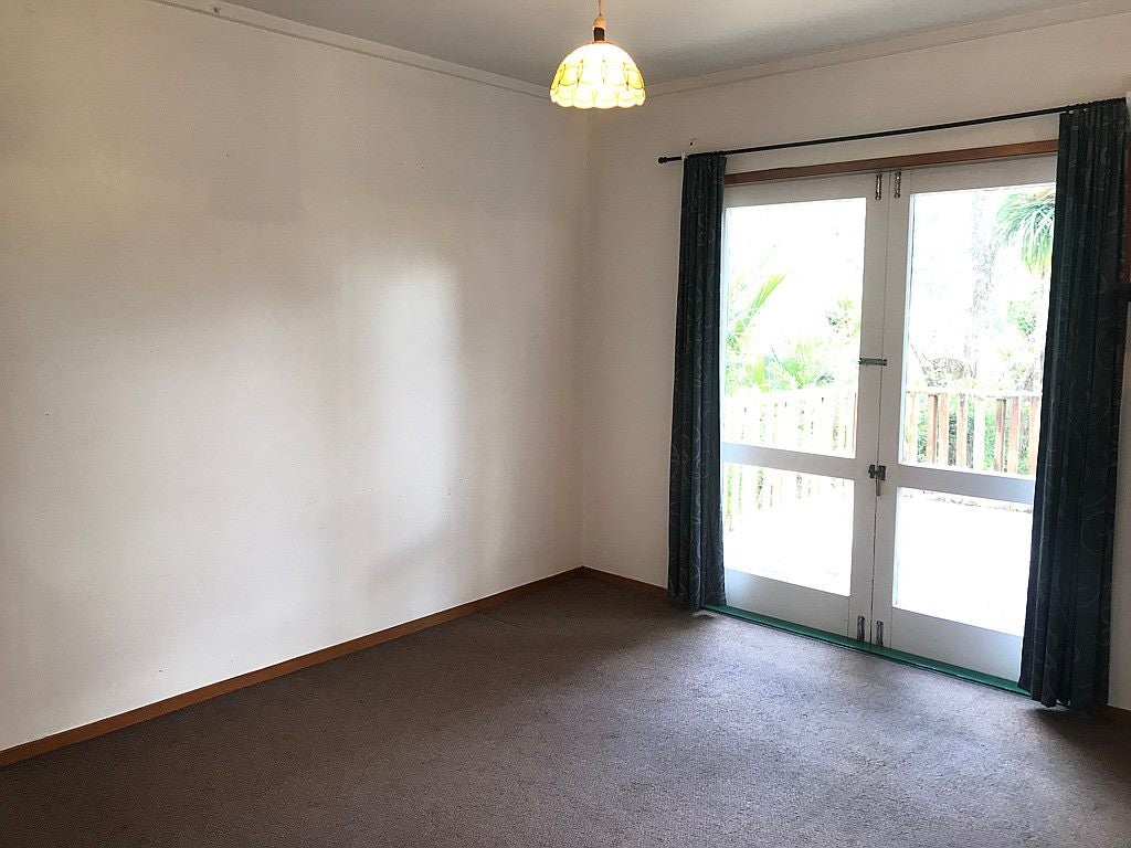 136 Victory Road, Laingholm, Auckland - Carousel 2