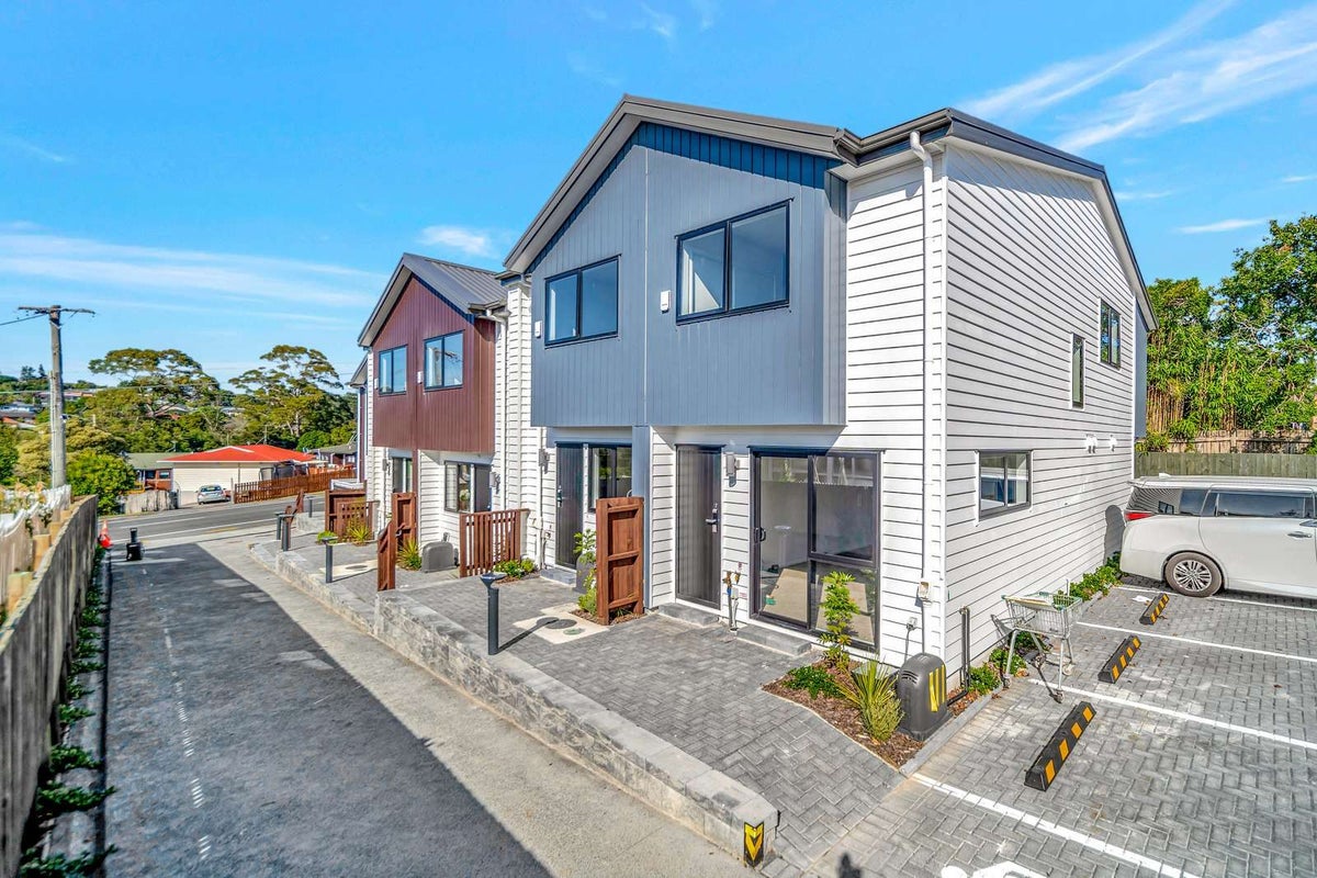 16/106 Triangle Road, Massey, Auckland - Carousel 1