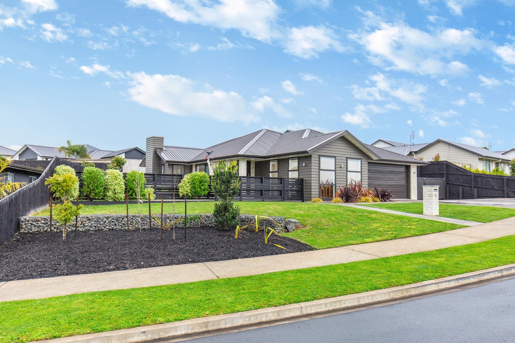 11 Kahawairahi Drive, Beachlands, Auckland - Carousel 2