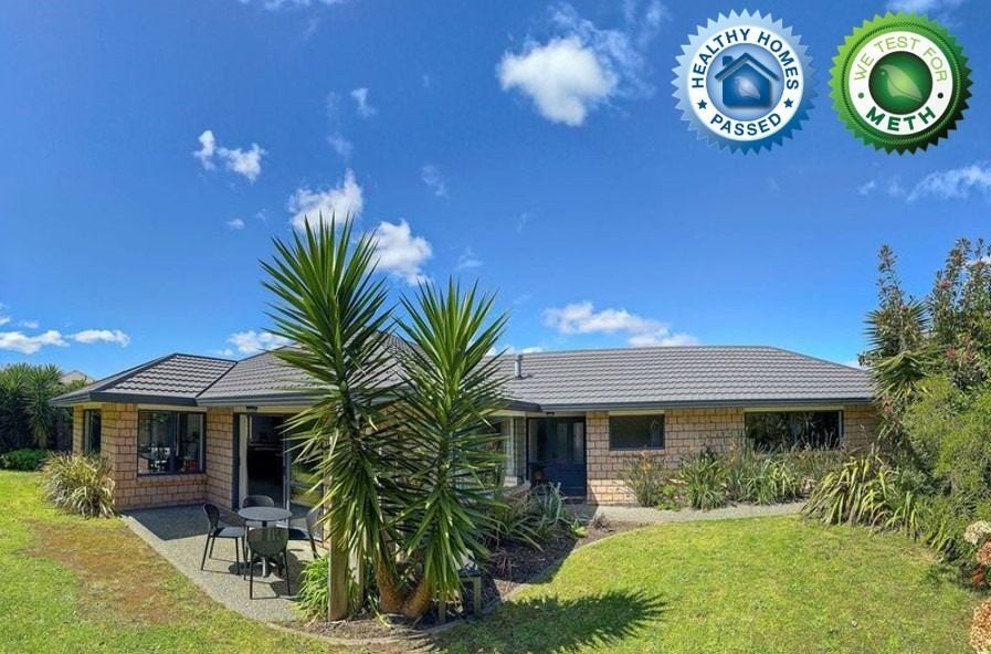 22 Leanne Way, Waikanae Beach, Waikanae - Carousel 1