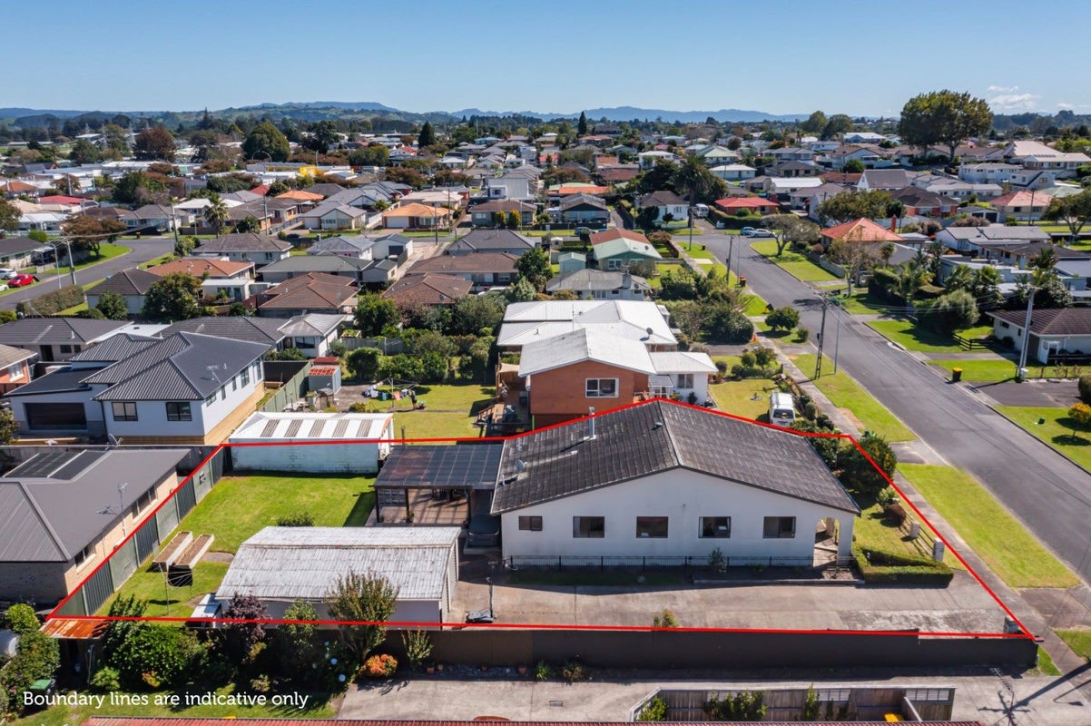 15 Pemberton Crescent, Greerton, Tauranga - Carousel 1