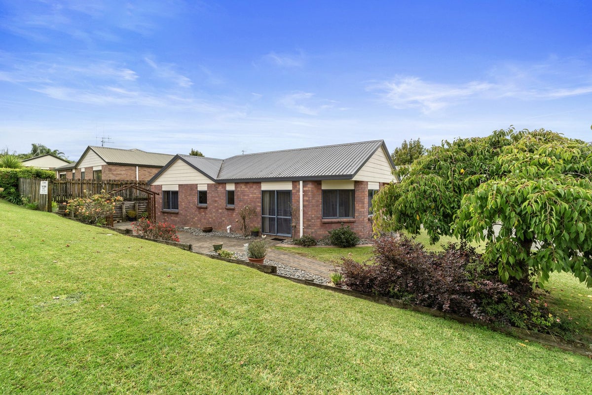 62 Brymer Road, Grandview Heights, Hamilton - Carousel 1