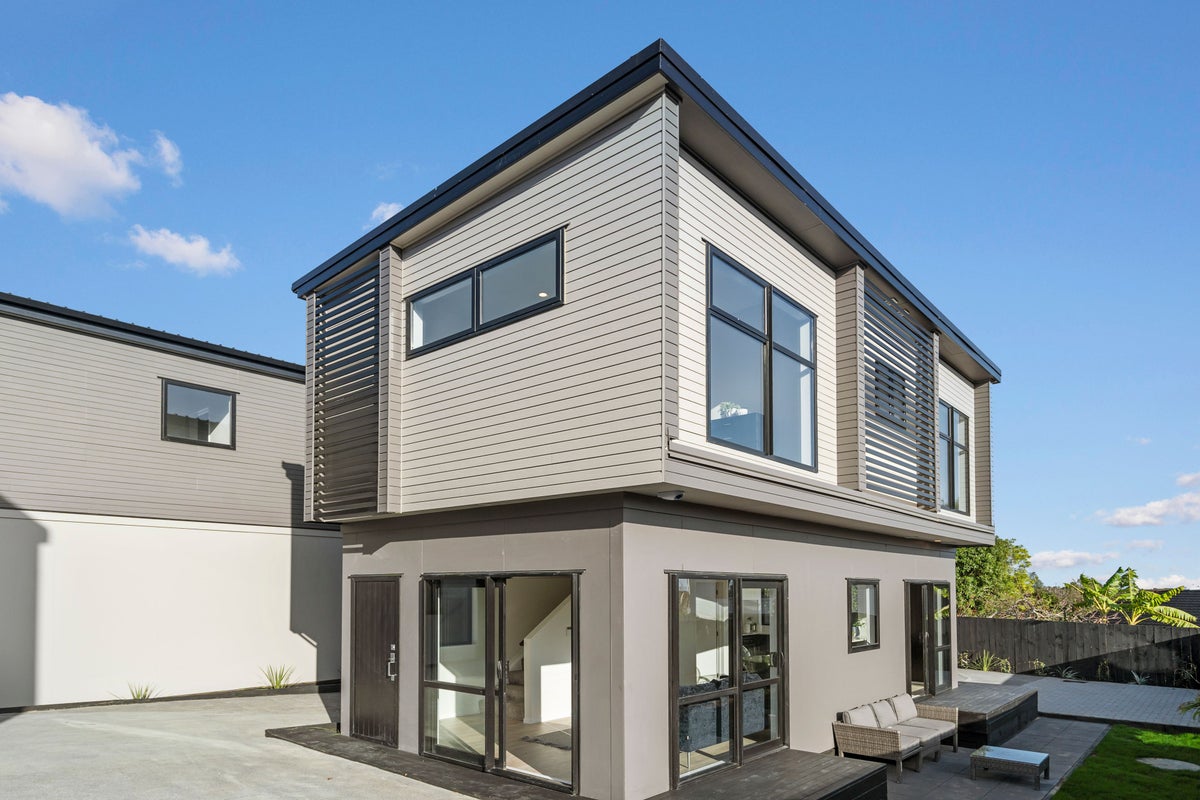 8D Edgar Pearce Place, Howick, Auckland - Carousel 2