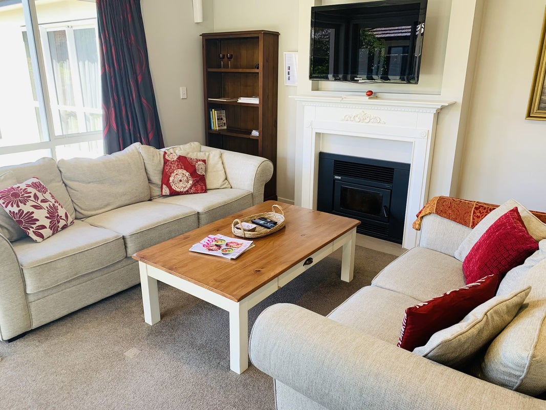 8 Orotu Drive, Poraiti, Napier - Carousel 2