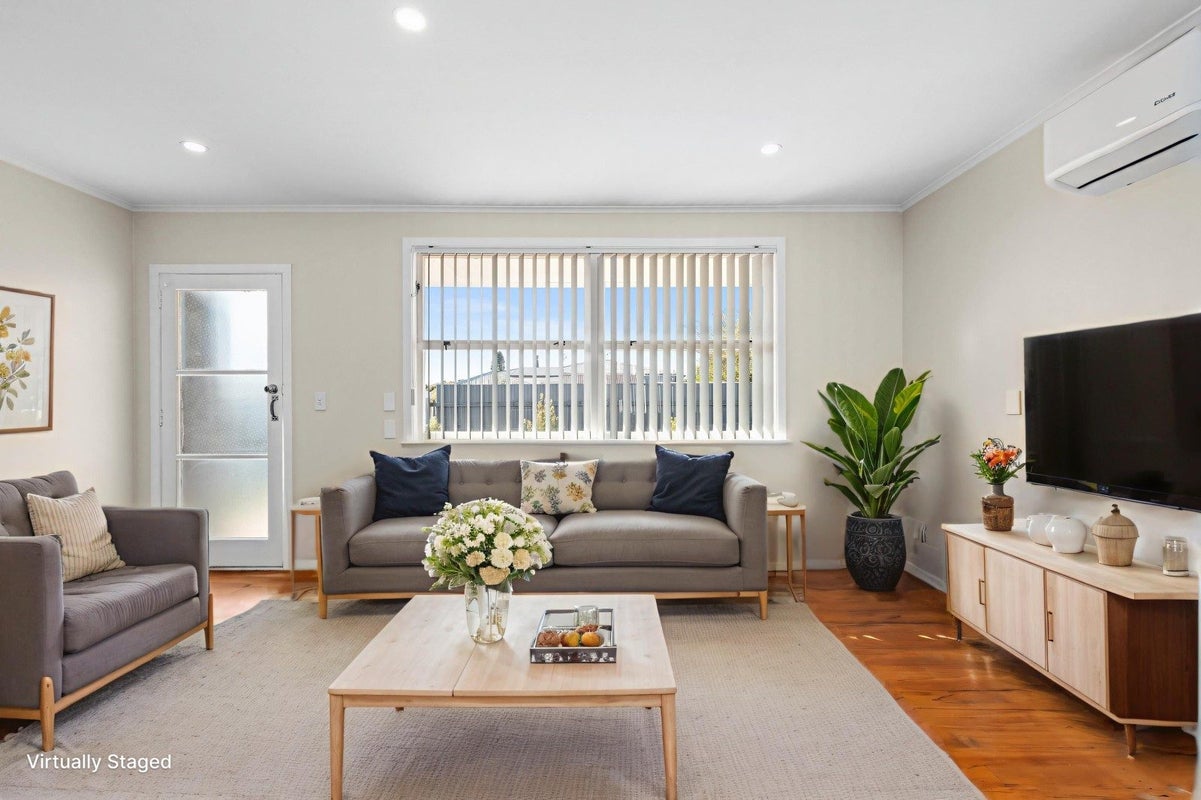 1215A Norfolk Crescent, Mayfair, Hastings - Carousel 1