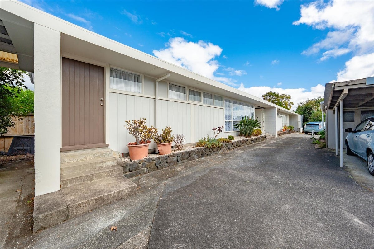 2/127 Seabrook Avenue, New Lynn, Waitakere City, Auckland - Carousel 1