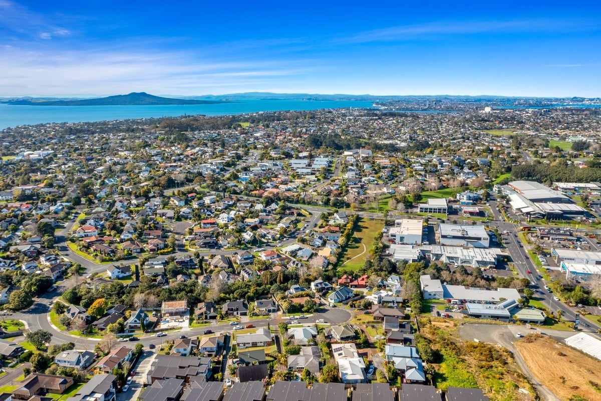 1/56 Centorian Drive, Windsor Park, Auckland - Carousel 22