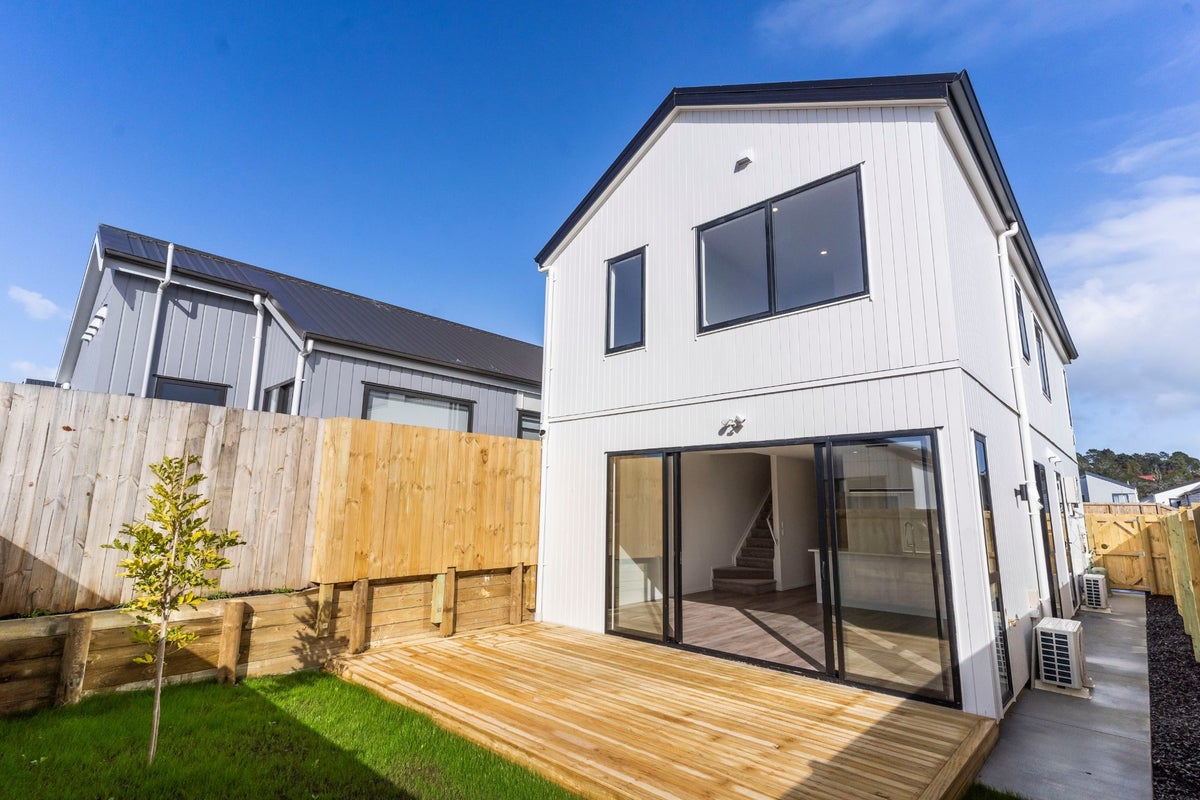 50 Horokaka Street, Massey, Auckland - Carousel 2