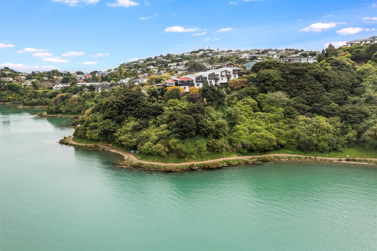 5/52 PENRYN DRIVE, Mana, Porirua - Carousel 35