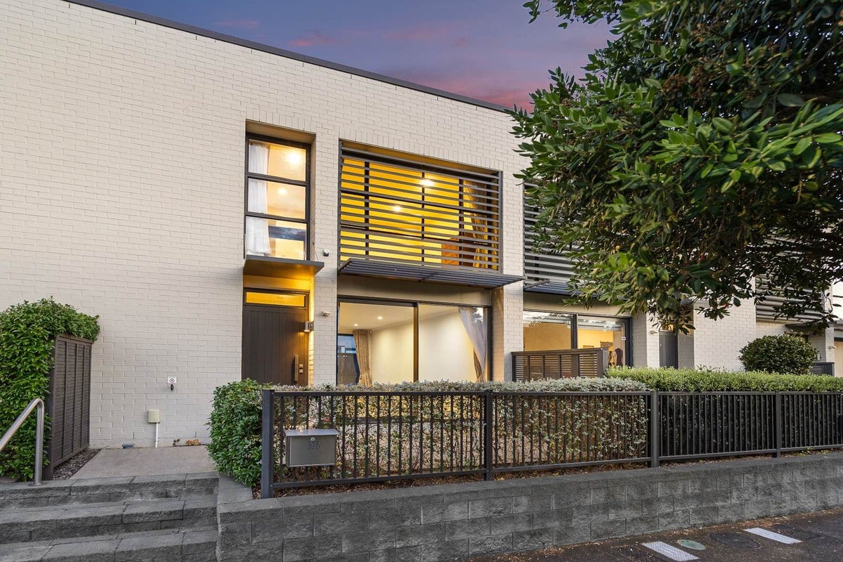 32B Bluegrey Avenue, Stonefields, Auckland - Carousel 1