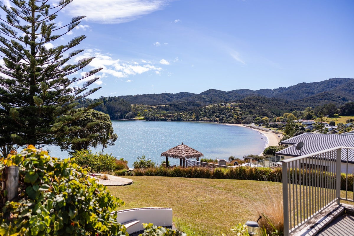 54 Peninsula Parade, Hihi, Mangonui - Carousel 2
