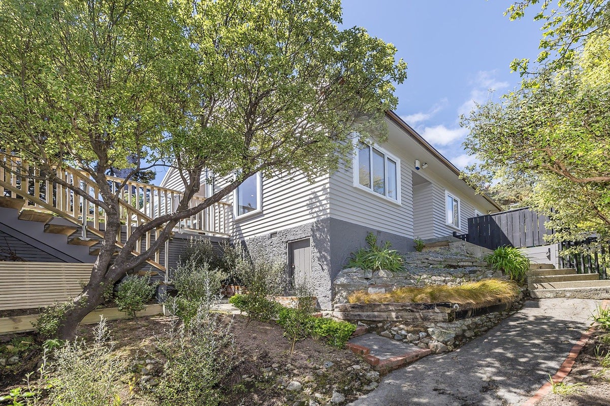 10A Highland Crescent, Wadestown, Wellington - Carousel 1