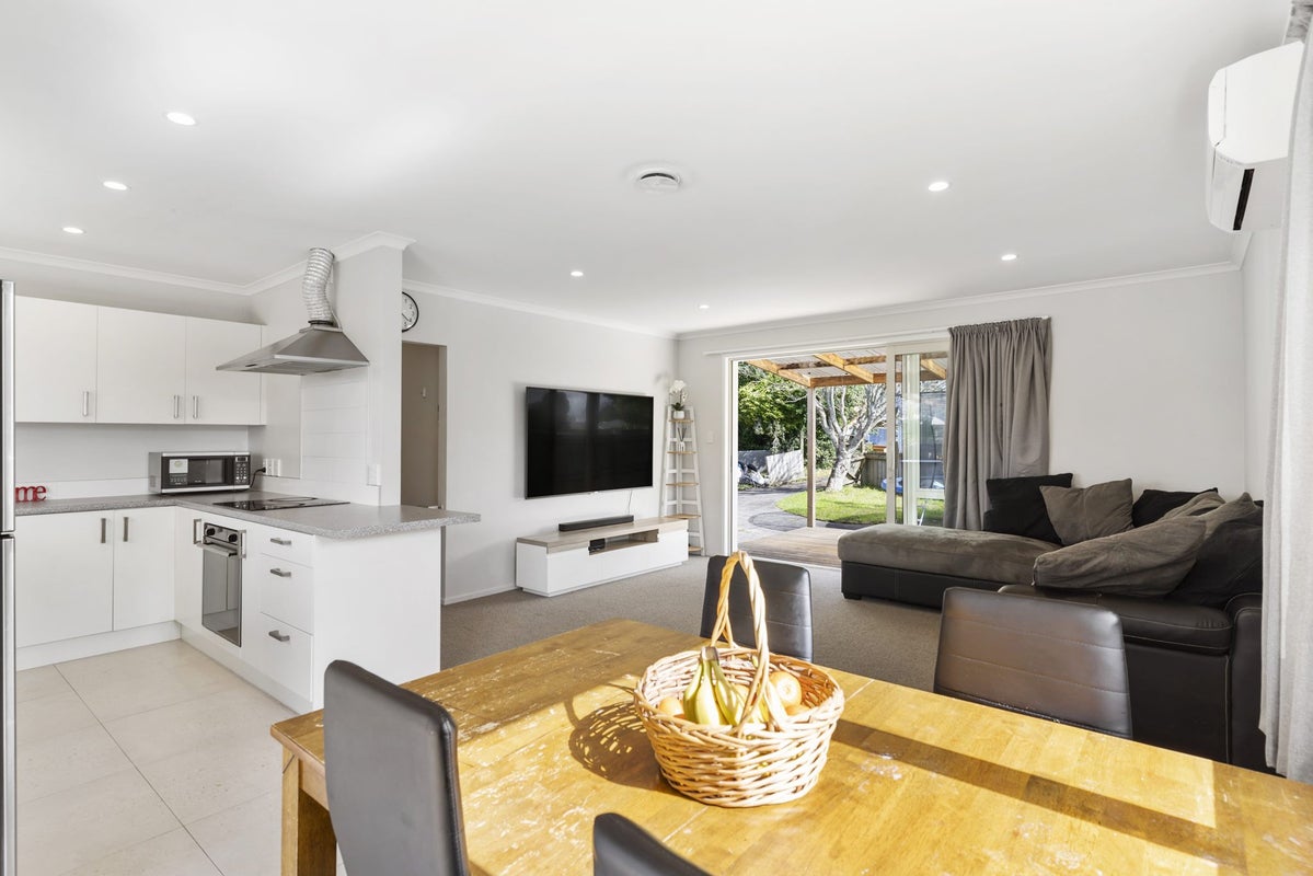 156 Metcalfe Road, Ranui, Auckland - Carousel 2