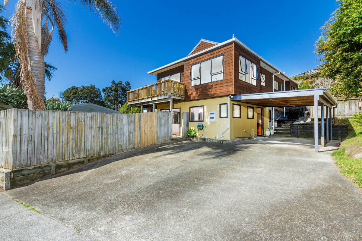 1/38 Nor'east Drive, Northcross, Auckland - Carousel 1