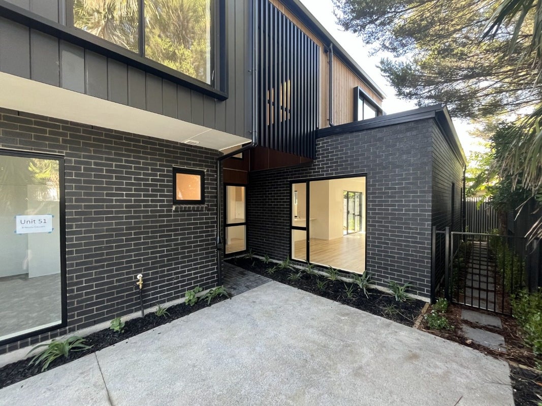 9 Renata Crescent, Te Atatu Peninsula, Auckland - Carousel 1