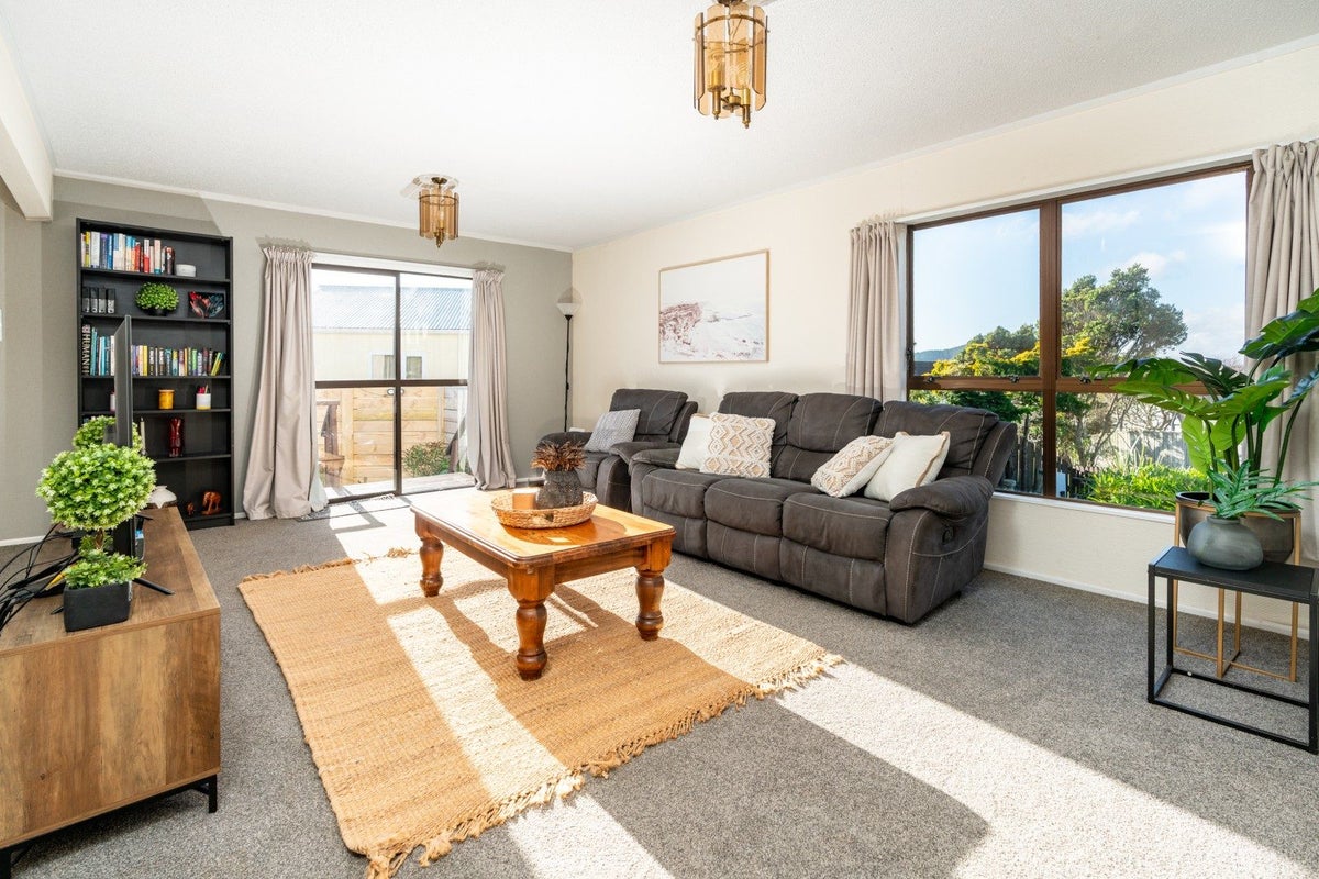 1 Atwood Grove, Churton Park, Wellington - Carousel 2