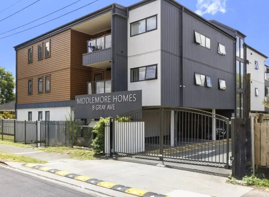112/8 Gray Avenue, Mangere East, Auckland - Carousel 1