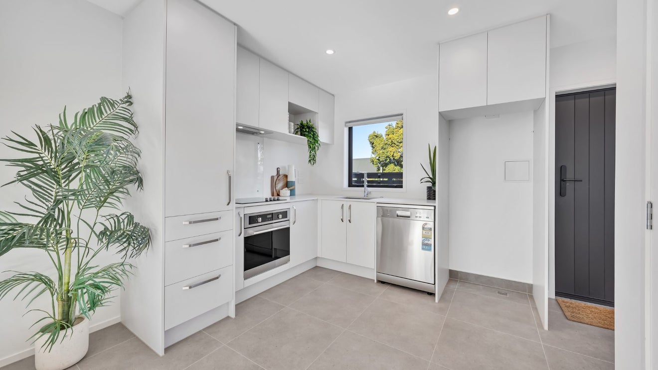 3/60 Kemp Road, Massey, Auckland - Carousel 1