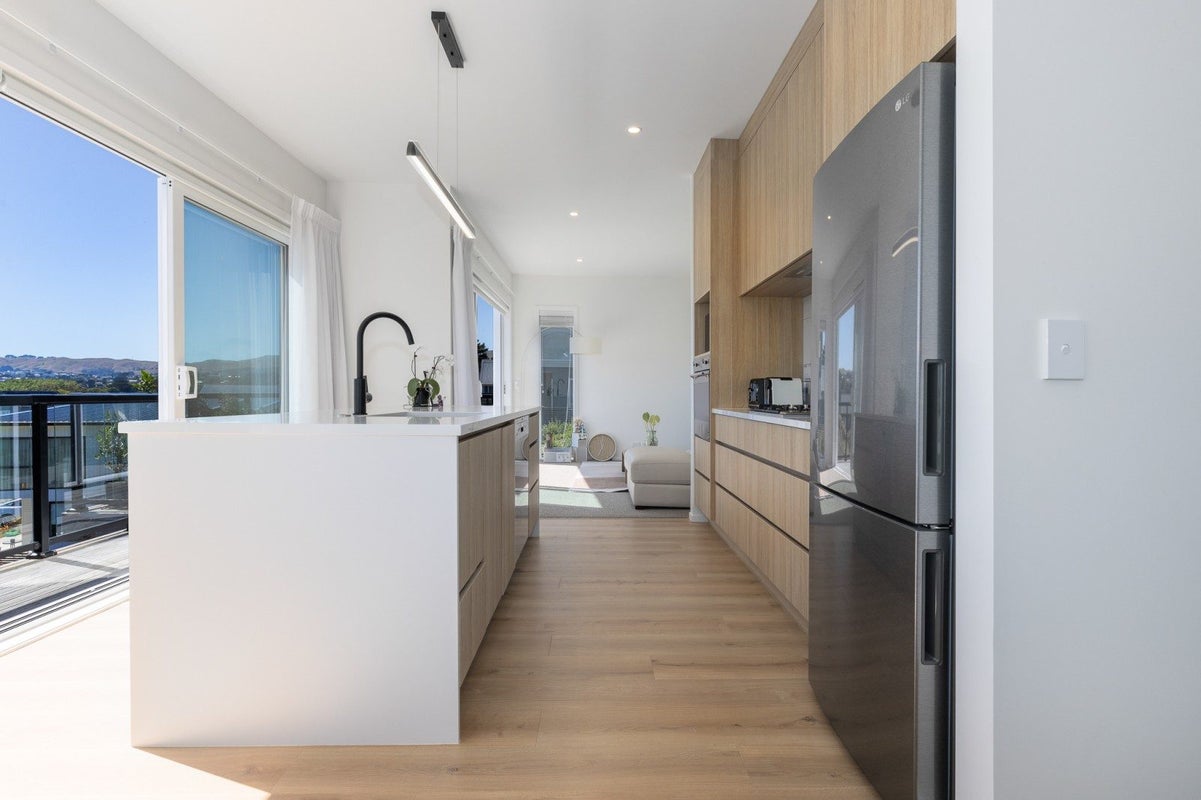 30 Hokioi Drive, Kenepuru, Porirua - Carousel 1