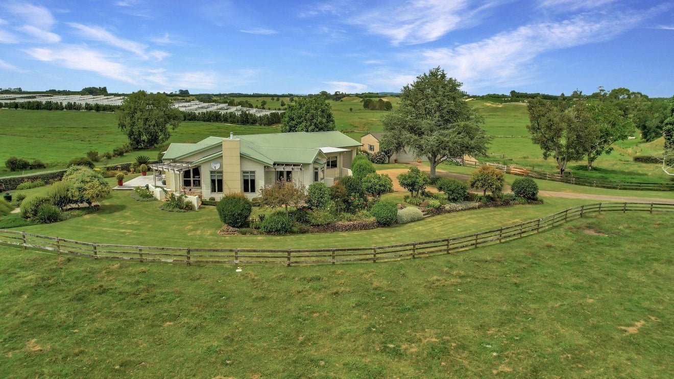 215 Black Road, Paengaroa, Te Puke - Carousel 1
