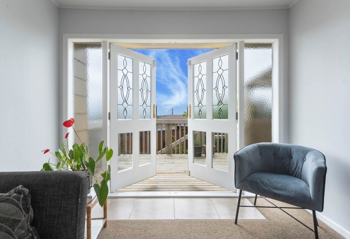 11 Denver Avenue, Sunnyvale, Auckland - Carousel 2