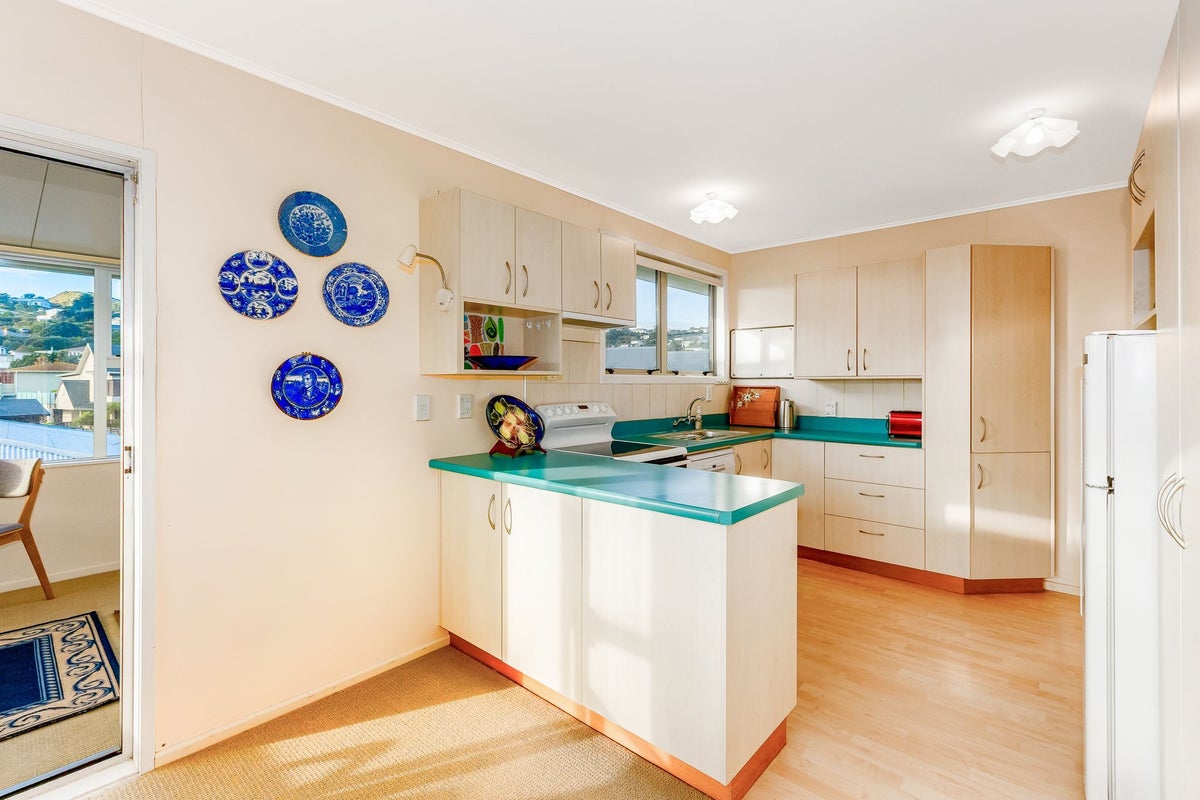 6A Lambley Road, Titahi Bay, Porirua - Carousel 2