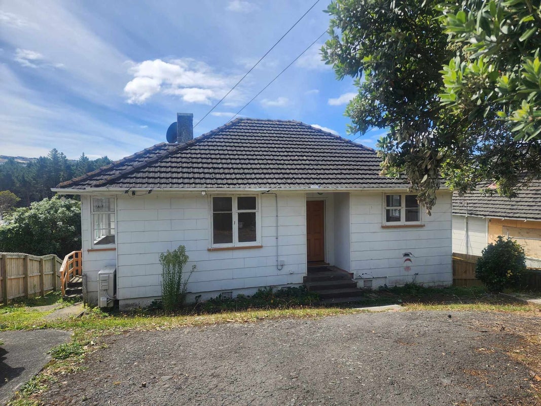 125 Champion Street, Cannons Creek, Porirua - Carousel 1