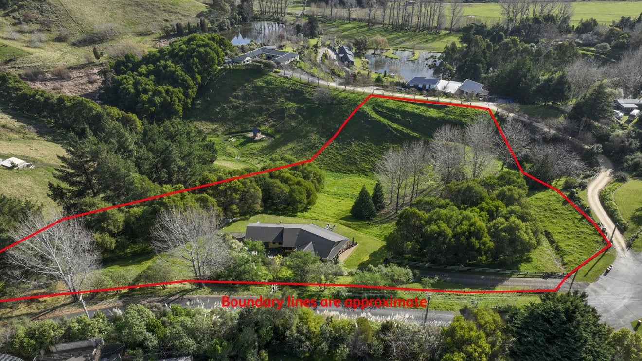 121 Ballantyne Road, Poraiti, Napier - Carousel 18