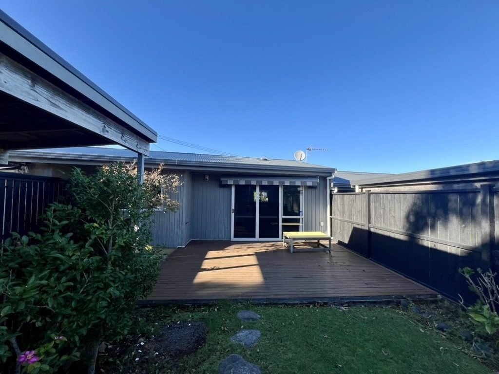 1/48a Taharoto Road, Takapuna, Auckland - Carousel 1
