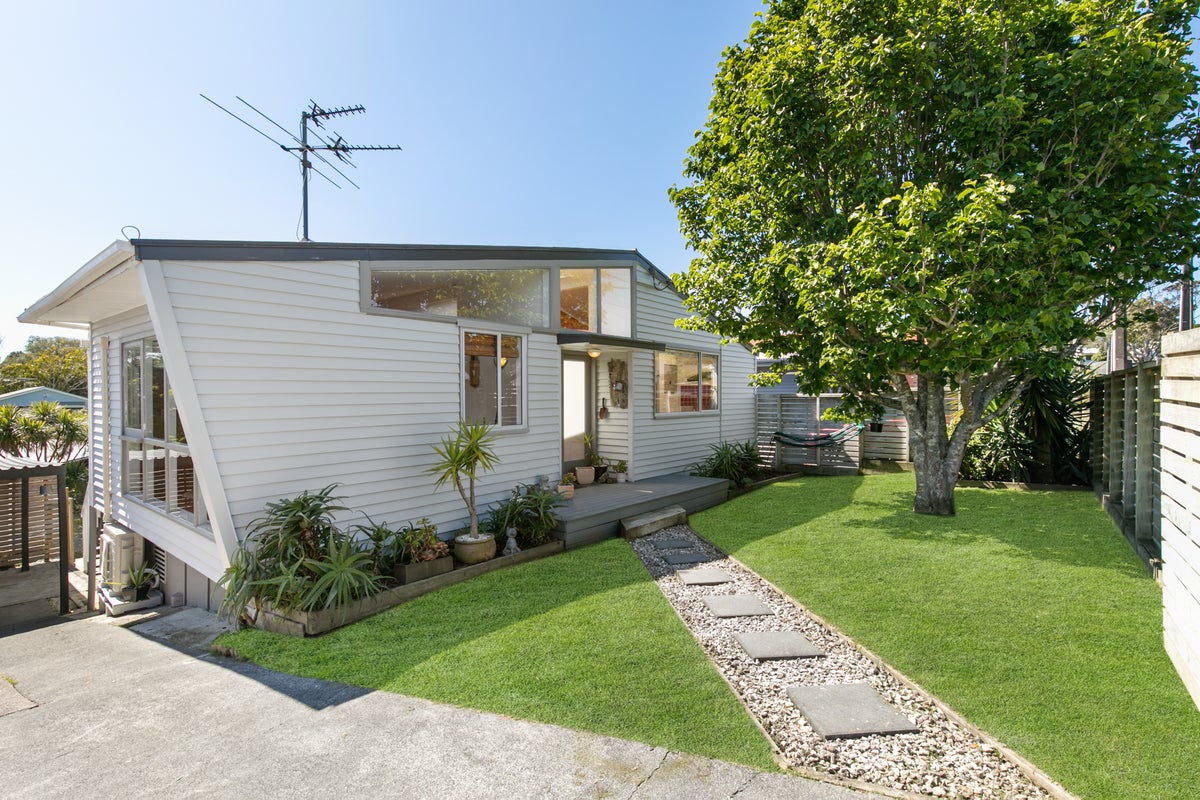 37 Aeroview Drive, Beach Haven, Auckland - Carousel 1
