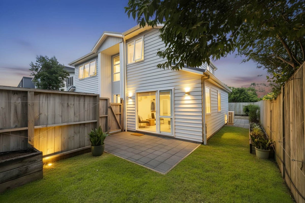 127D Ash Street, Avondale, Auckland - Carousel 1