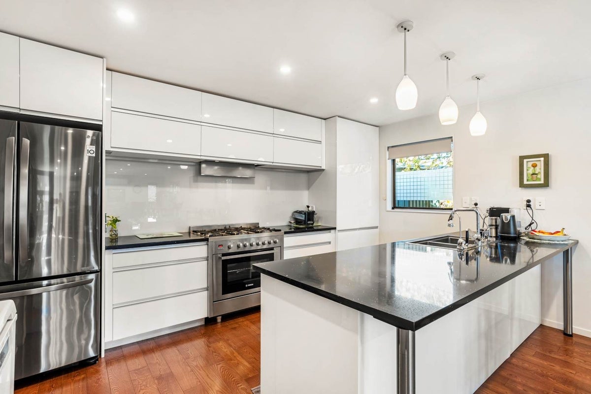 245 Beach Haven Road, Birkdale, Auckland - Carousel 1