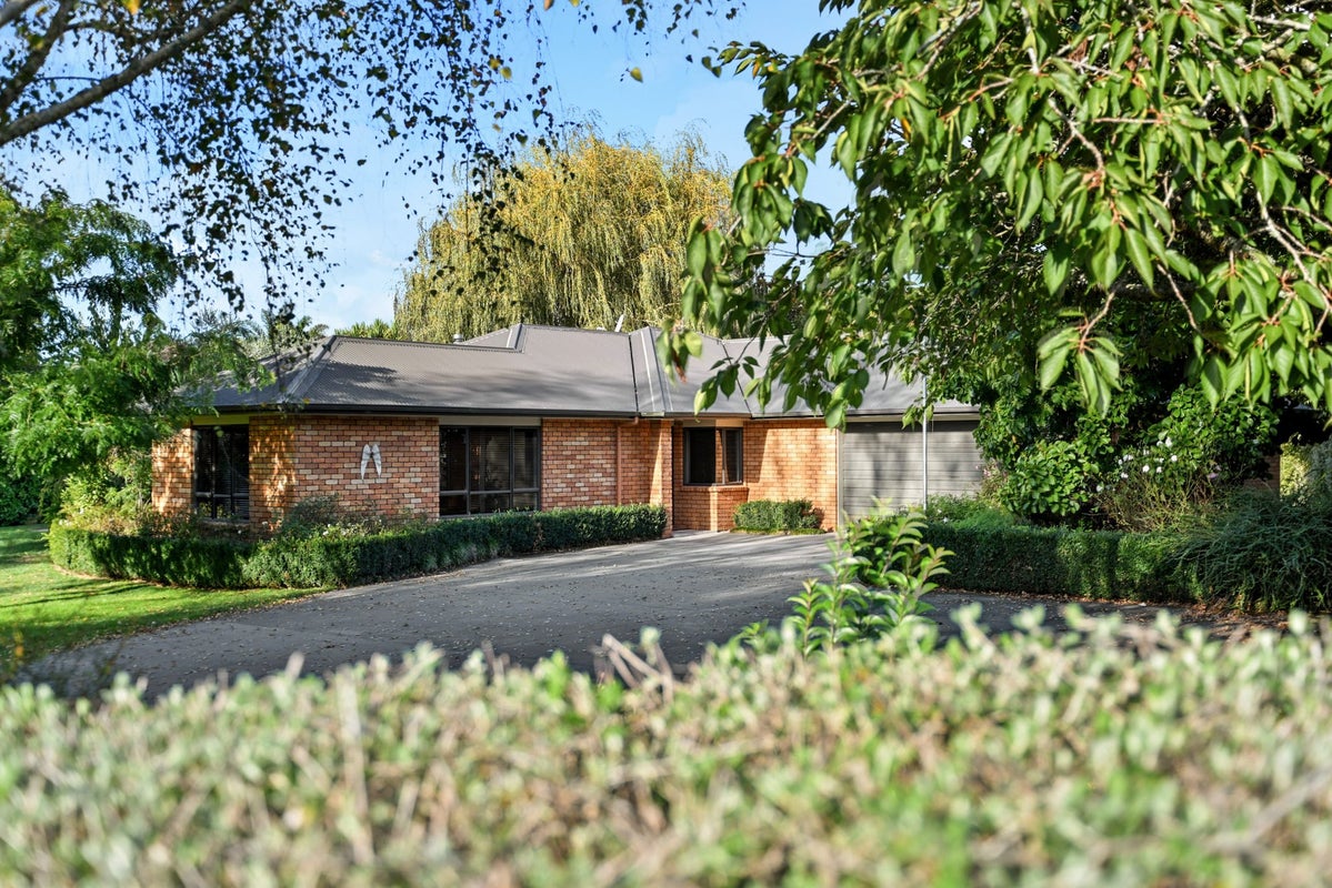 22 Lowe Road, Rukuhia, Hamilton - Carousel 1