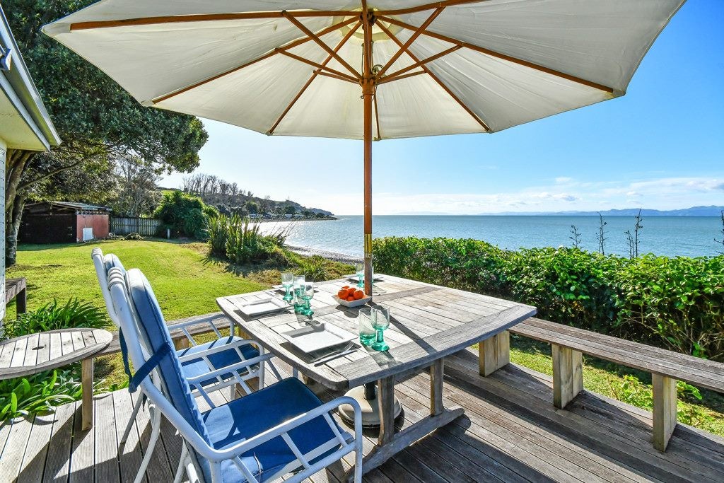 1820 East Coast Road, WHAKATIWAI, MIRANDA - Carousel 1