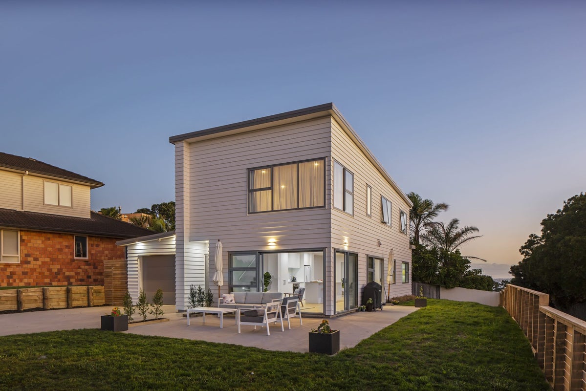 14 Mayall Avenue, Beach Haven, Auckland - Carousel 2