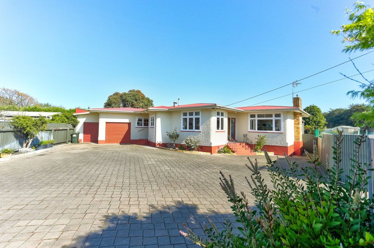 44 Hadfield Crescent, College Estate, Whanganui - Carousel 1