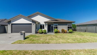 11 Aspiring Drive, Poraiti, Napier - Carousel 1