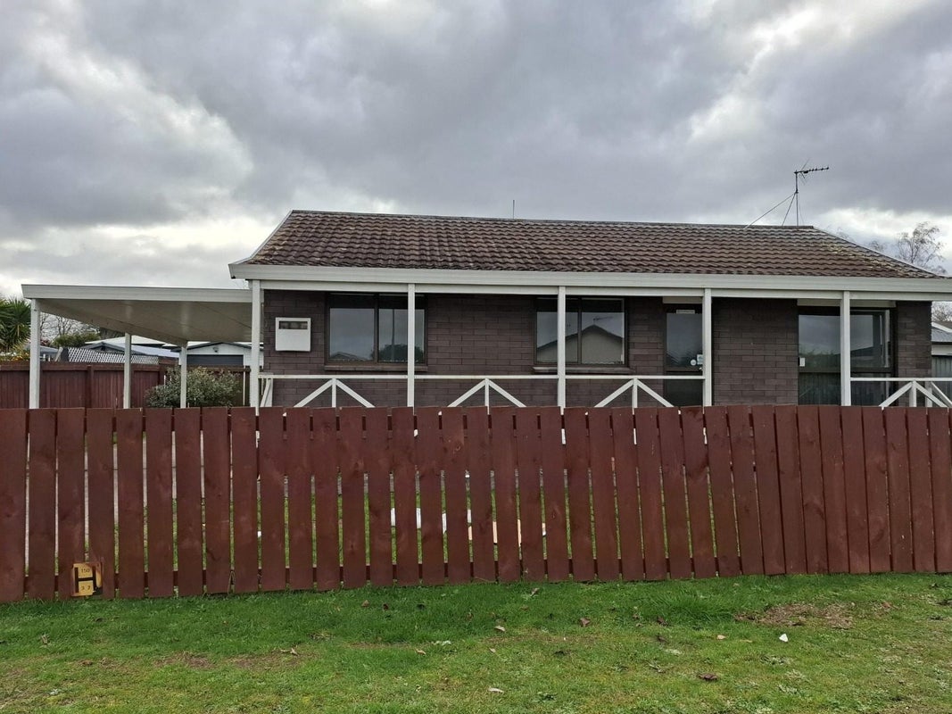 4A Kentucky Crescent, Nawton, Hamilton - Carousel 2