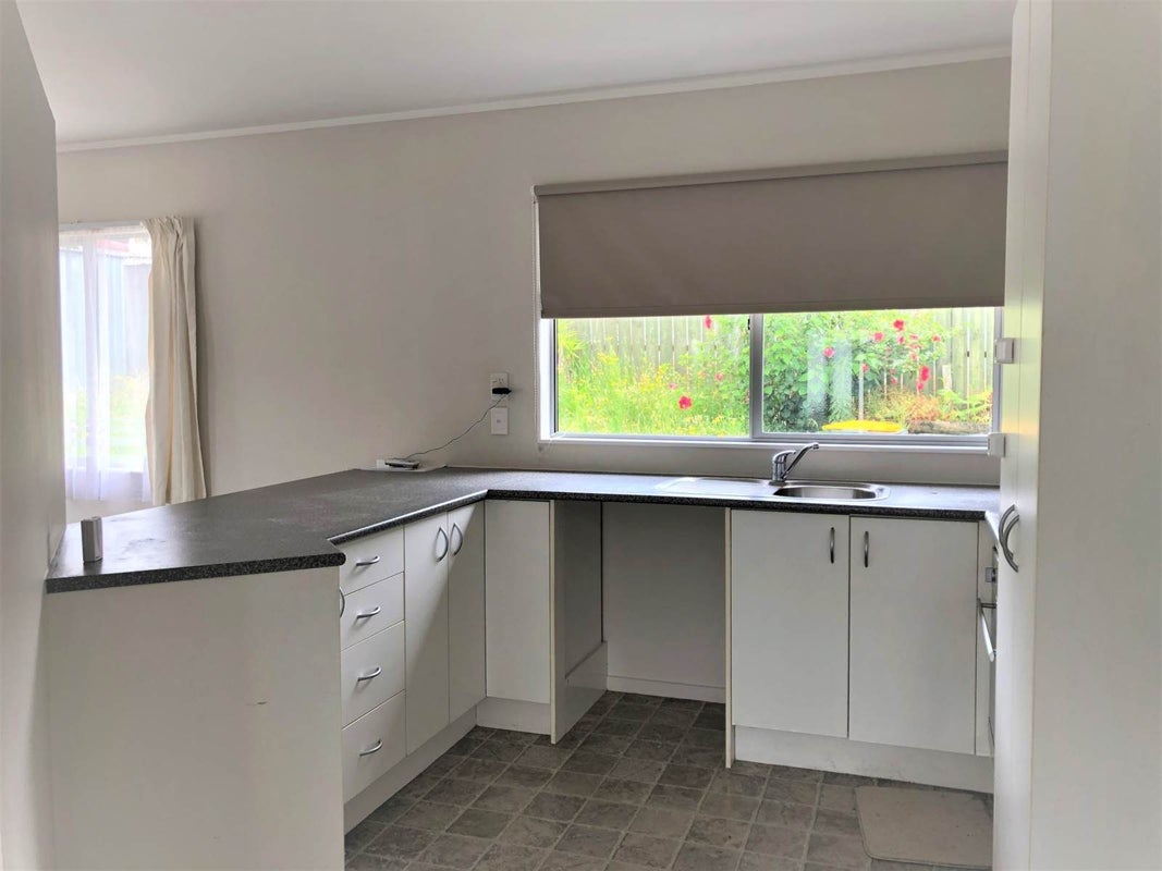 48 Kelwyn Road, Kelston, Auckland - Carousel 2