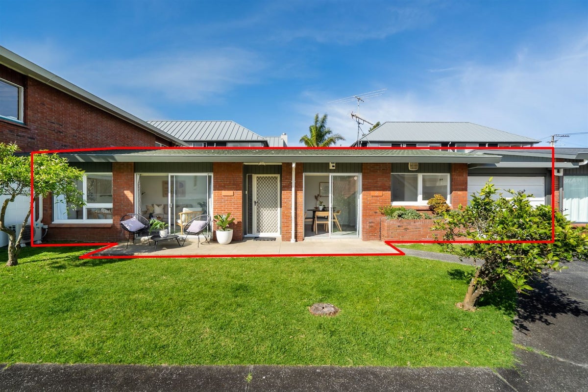 2/2 Pierce Road, Milford, Auckland - Carousel 2