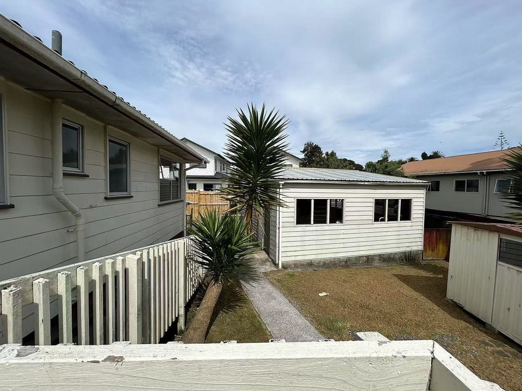 77 Chilcott Road, Henderson, Auckland - Carousel 18